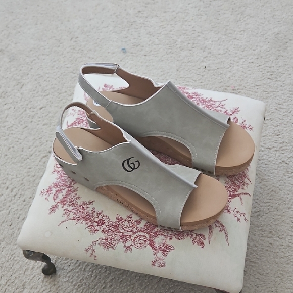 Gucci Gray Women's Sandals - Picture 1 of 3